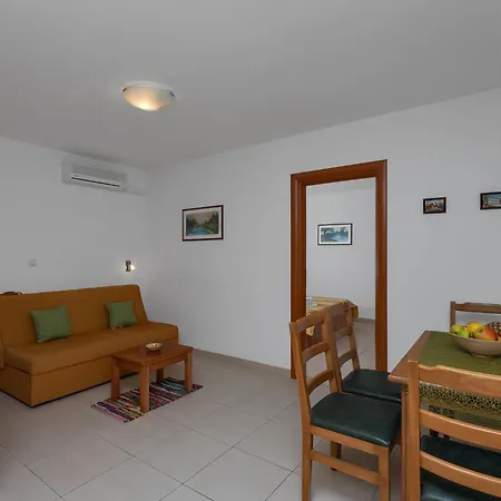 Apartment Juric - One Bedroom - 2 Baska Voda